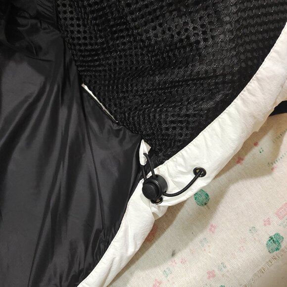 Canada Goose White Hooded Down Jacket - Picture 14 of 14